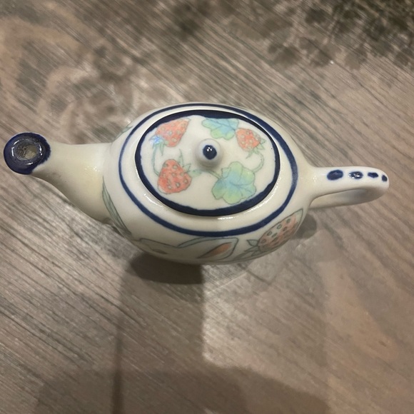 Mini bunny Tea pot - Picture 3 of 7